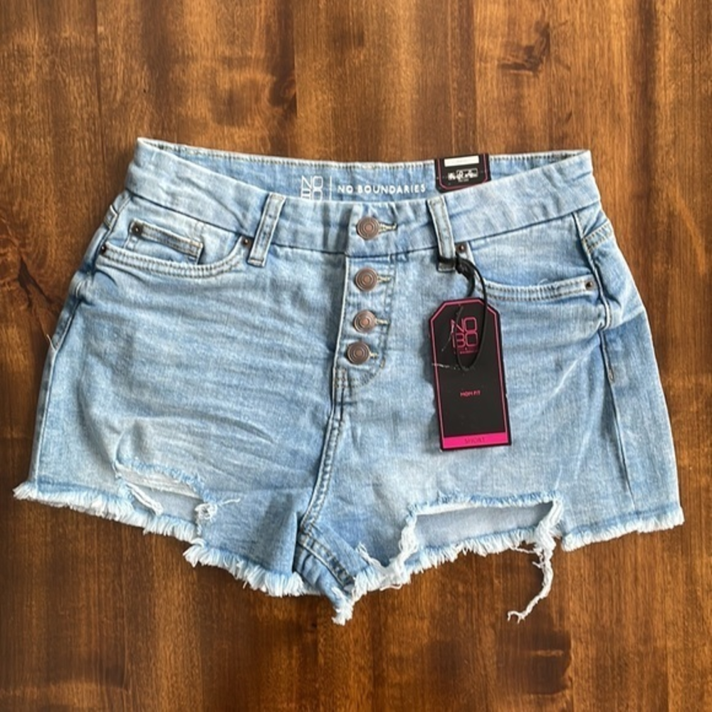 NOBO Juniors High Rise Curvy Destructed Mom Jean Shorts 2” Inseam‎ - Size 1